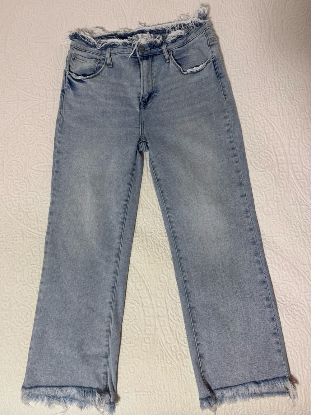 Risen women’s jeans, cropped length, high waist, frayed waist and hem, size 11